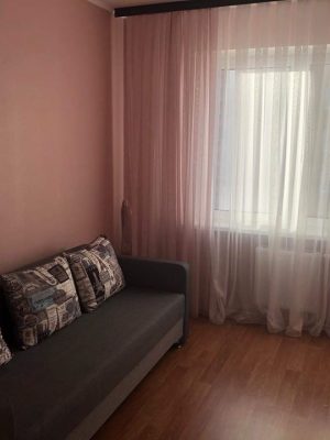 Сдам комнату одной девушке в 2к квартире. район Осокорки, ул. Софьи Русовой 5б